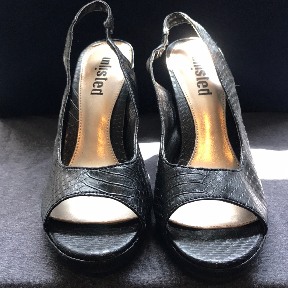 🔴Unlisted Black Heels🔴